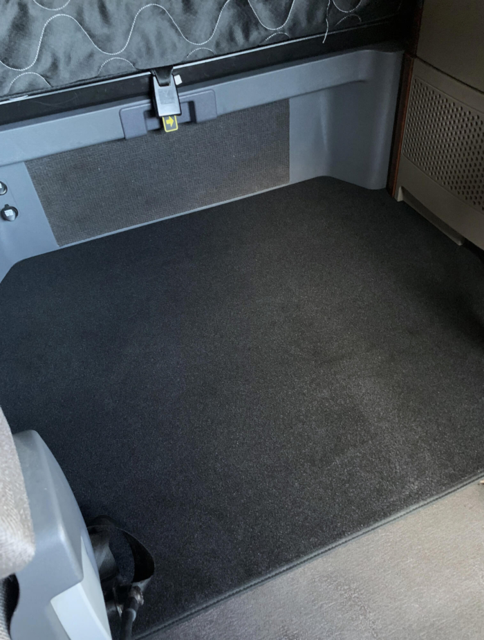 Carpet floor mats for Freightliner Cascadia 125 Sleeper Full floor