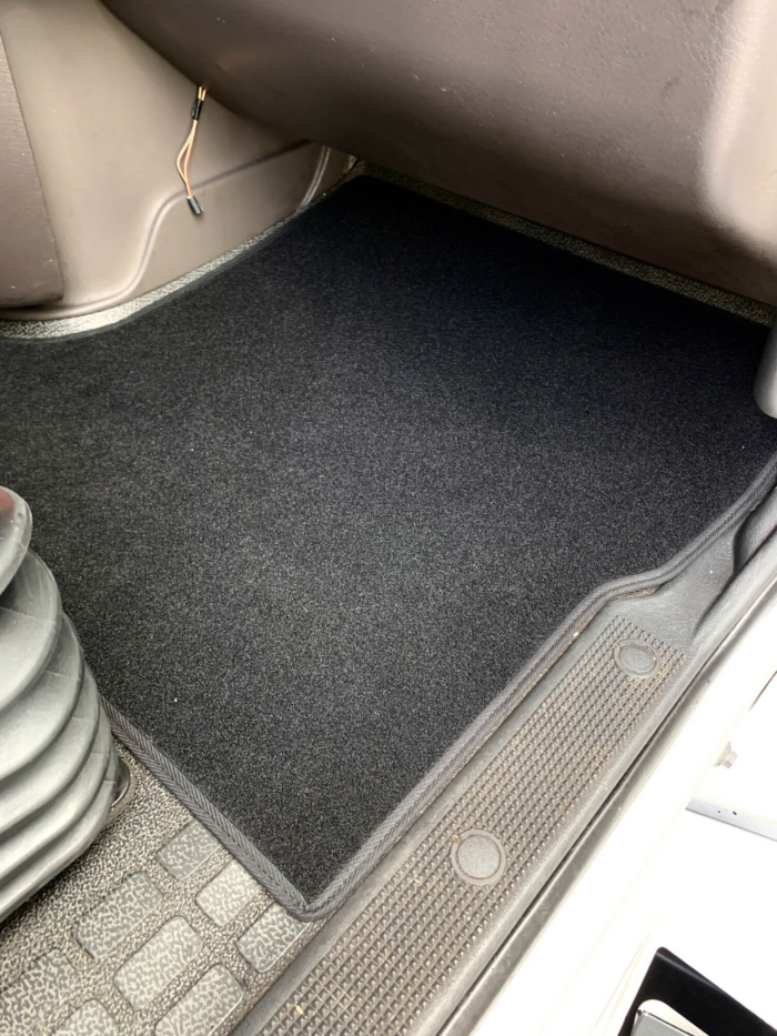 Volvo VNL 670 Carpet mats Full floor
